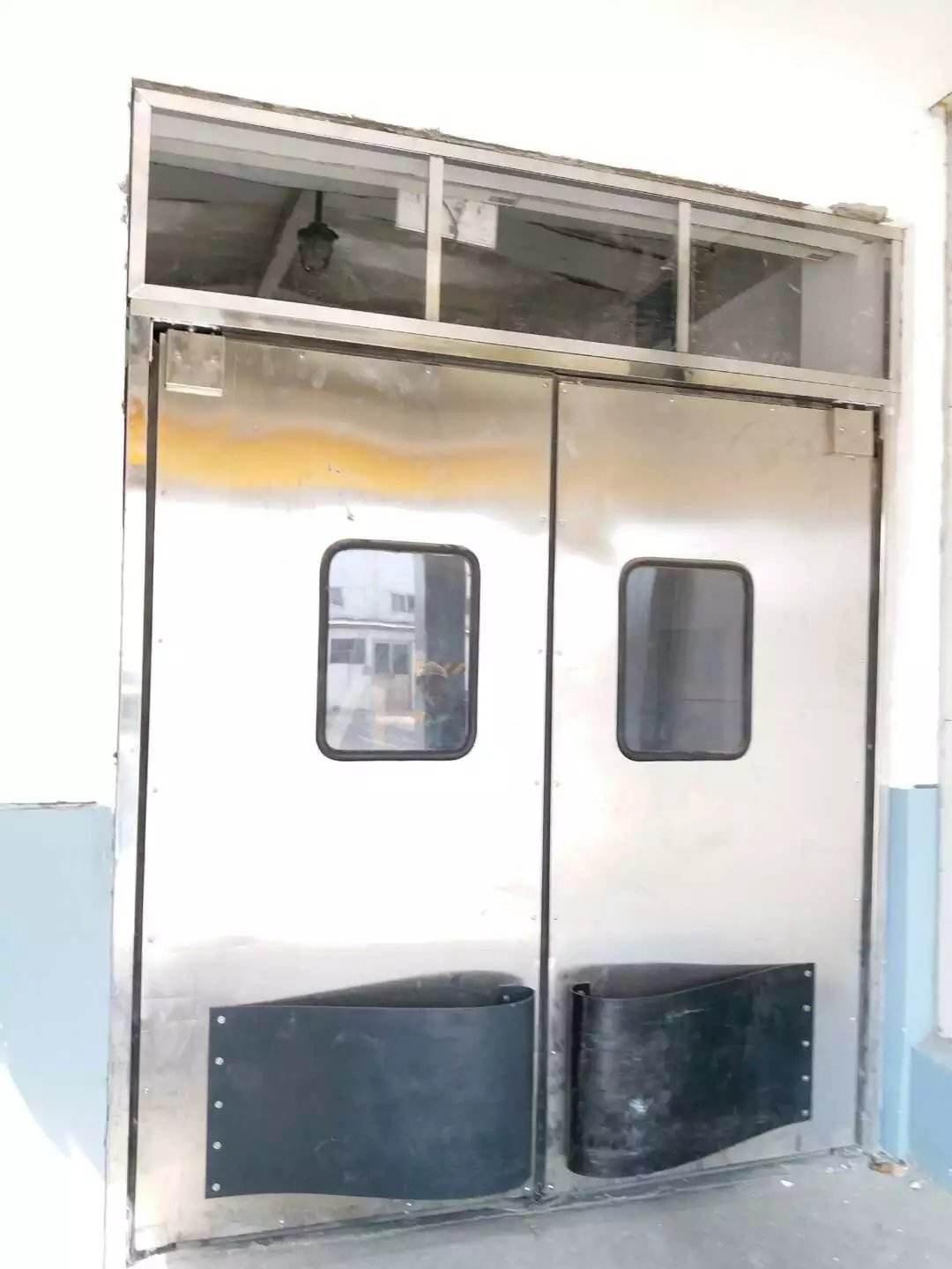 防撞自由門